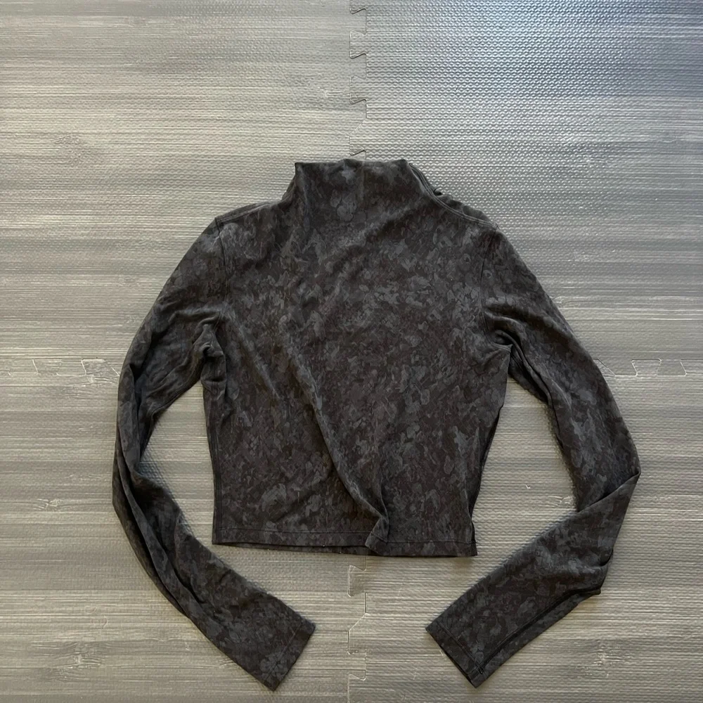 Lululemon All Aligned Mock Neck Long Sleeve Crop Top Bundle Size 4 - Picture 9 of 11